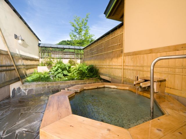 11種で貸切露天風呂「翠どころの湯」_奥利根温泉ホテルサンバード