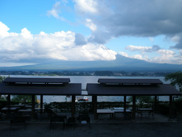 富士山を眺めるBBQハウス_戸沢センター