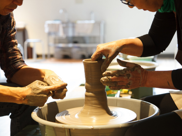 ホテルサンバレー那須・サンバレー美術館内陶芸体験コーナー