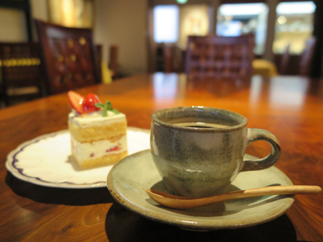 ホテルサンバレー那須・サンバレー美術館内陶芸体験コーナー