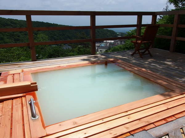 大浴場にある露天風呂もお楽しみください。_貸切源泉一番風呂の宿 松川屋那須高原ホテル
