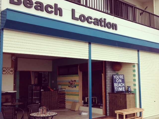 国道から一本海側の道沿いにBeachLocationはあります。これは外観写真です。_beach location