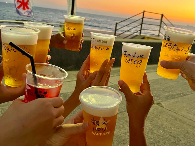 お友達と集合してよく冷えた生ビールで乾杯!_beach location