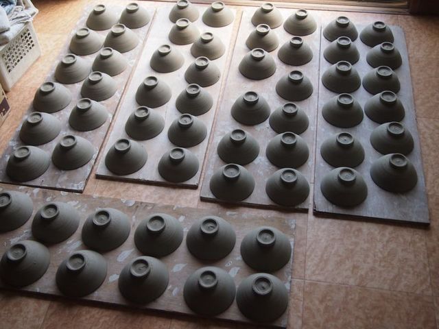 絵付け用の器も丁寧に作ってます_元窯