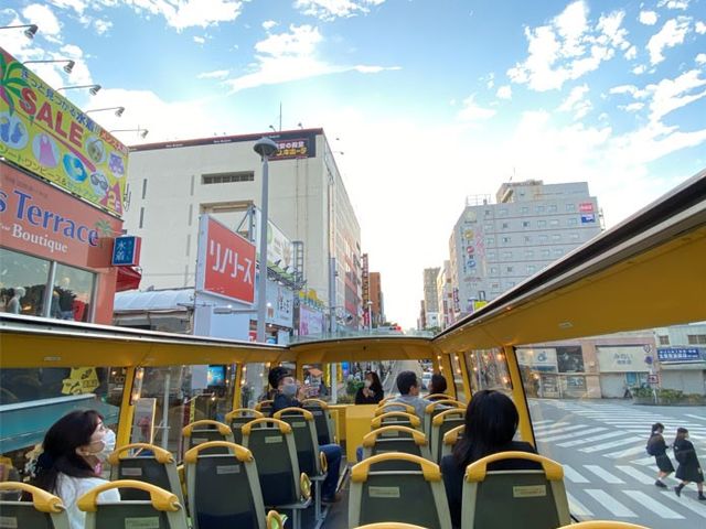 観光の隙間時間にオープントップバスツアーはいかがでしょうか。_株式会社セルリアンブルー