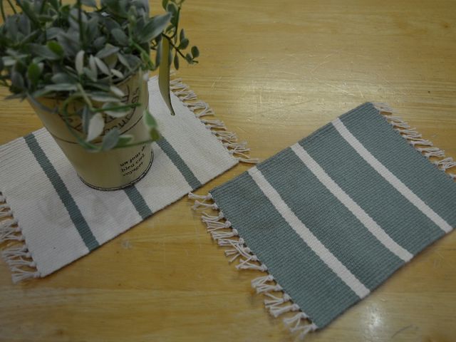 ミニマットはどちらか。15cm×20cm。約3時間半_織物工房 le poilu