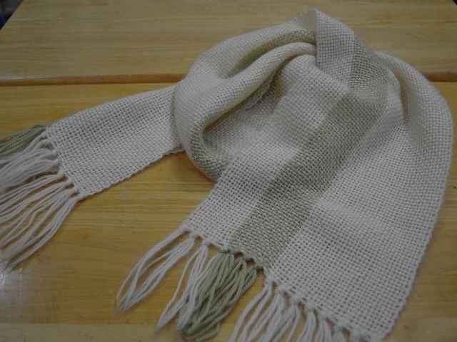 もしがんばれるなら同じ料金でマフラーも作れるよ。20cm×165cm。約4時間半_織物工房 le poilu