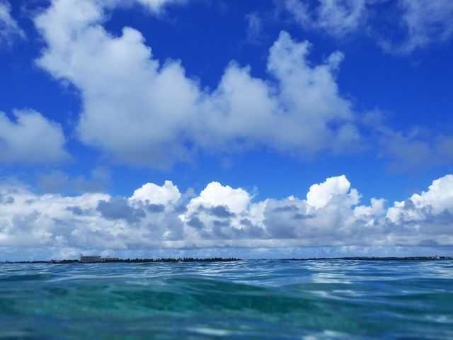 沖縄の中でも一際美しいといわれる宮古島の海は、世界有数の透明度を誇ります。_OKマリンクラブ宮古島