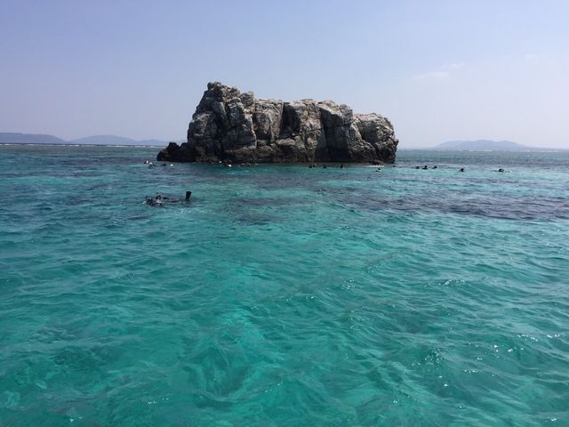 ここが石西礁湖!シュノーケルポイントの1つ!幻の島に上陸した後にみんなでシュノーケル!_JABURO