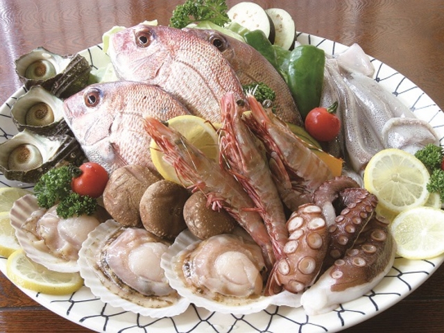 <野外バーベキュー> 海鮮コース 2,700円(税込) 別途 2時間飲み放題男性1,620円女性1,404円_湯ノ浦温泉 四季の湯 ビア工房