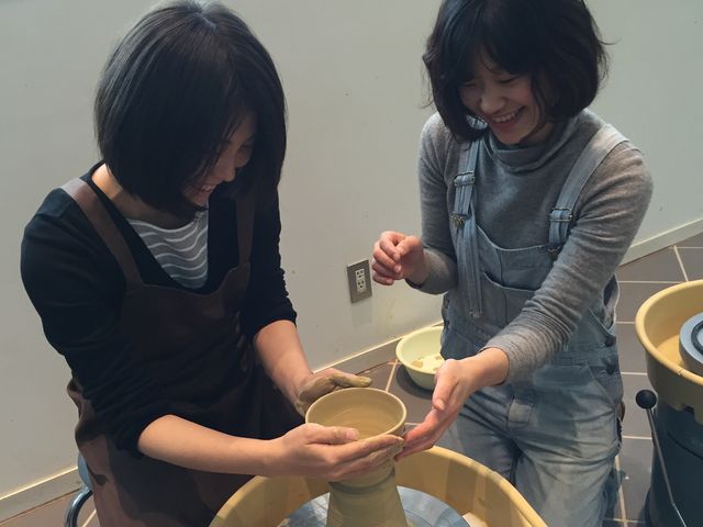 ロクロ未経験の方にも丁寧にお伝えします。_セラミックパークMINO作陶館