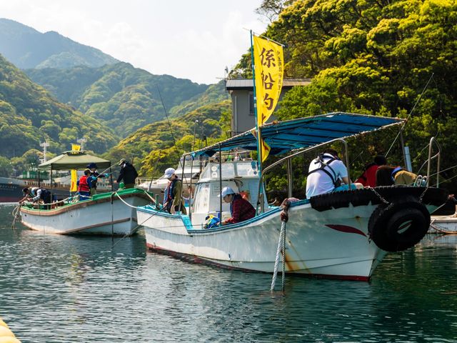 福神丸
簡単な屋根付きで小雨の日やちょっとした日よけになります。_安良里漁港 係船釣り