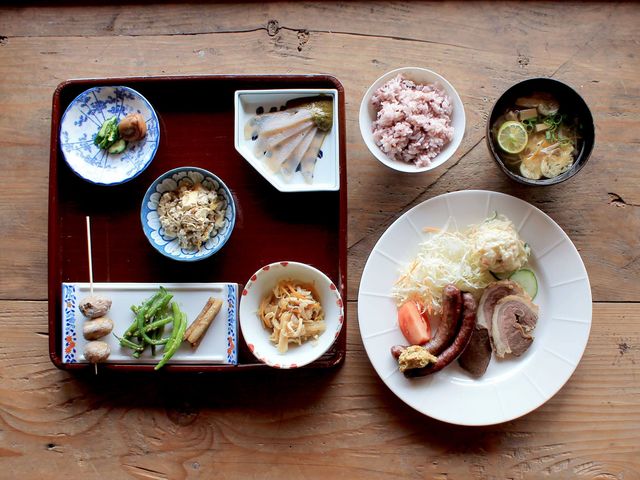 なこち LIFE SHARE COTTAGE 食堂と喫茶