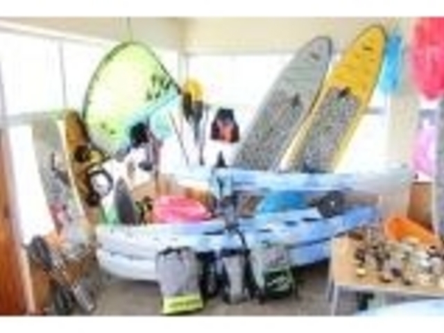 店内は遊び道具でいっぱいしてます_OKINAWAマリンワールド
