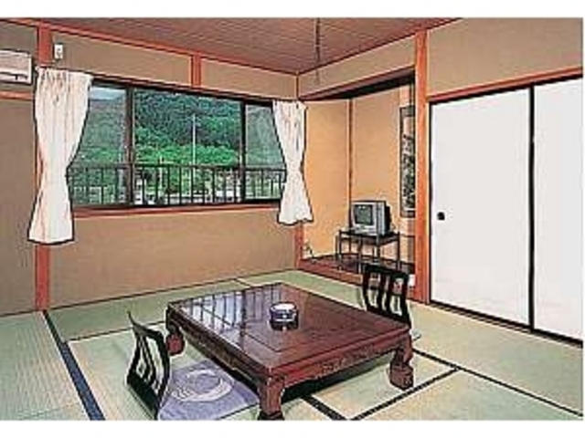 落ち着ける和室のお部屋で、ゆったりお部屋食、休憩もできます。_秩父小鹿野温泉旅館 梁山泊