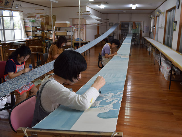 工房の方もお気軽に見学してくださいね。_藤崎紅型工房