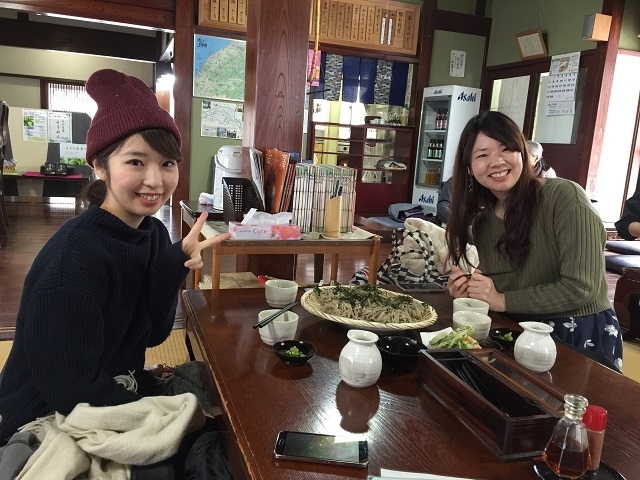 H26.2.26
体験のお客様です。雪の中わざわざ来ていただきありがとうございました。_食彩館山ぼうし