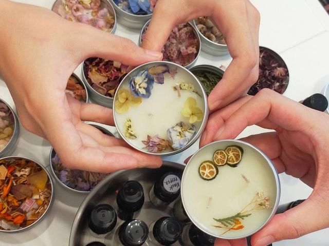ソイワックスのキャンドルは香りもドライフラワーも自分好みに・・・_Conny Aroma (コニ―アロマ)