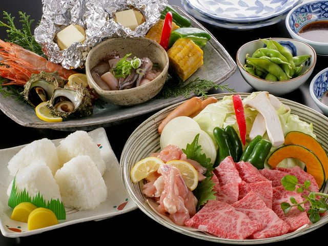 新鮮海の幸に国産牛と
人気!希少部位若鳥のせせりや自家製野菜♪
※仕入れ状況により内容は写真と一部異なる場合があります。_「山の季」きゃら
