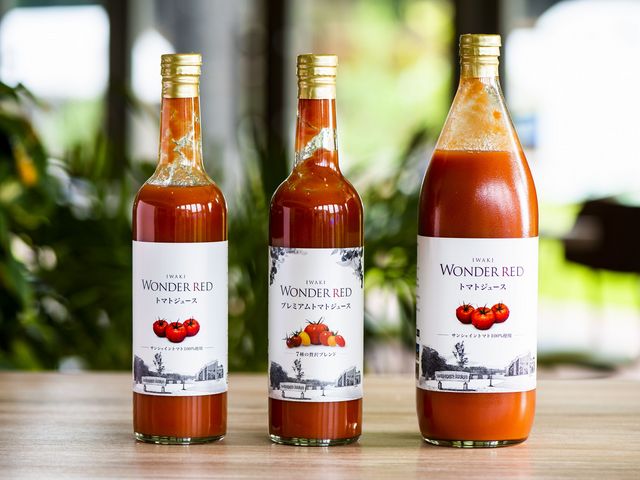 同じ敷地内の工場でできた「飲むとまと」。トマトジュース。直売所「マルシェ」で試飲もできます。
_ワンダーファーム