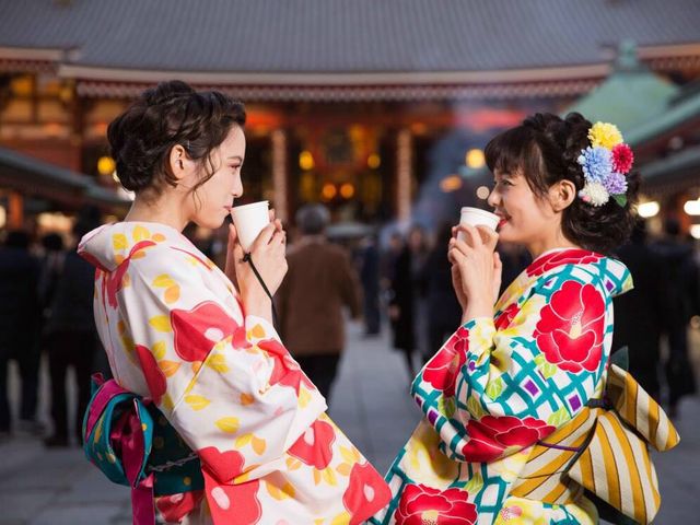 着物で食べ歩きも!_HANA Kimono Rental