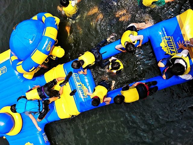 水上アトラクションは子供たちを夢中にさせる♪_福島県・会津・裏磐梯・キャンプ&ステーキBBQ体験 裏磐梯ウォーターパーク