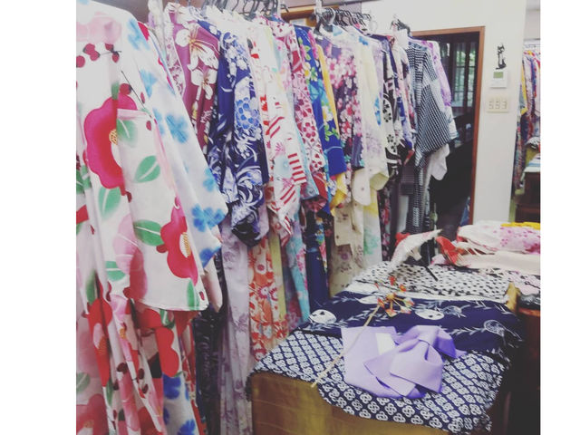 女性浴衣は100着以上ある浴衣からお選び頂けます
_紙岩呉服店