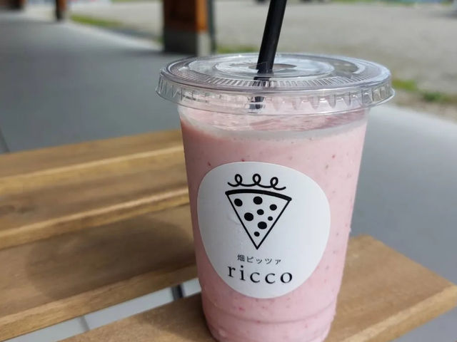 自家製苺スムージー♪1杯ずつ丁寧にお作りしますよ_小杉豊農園