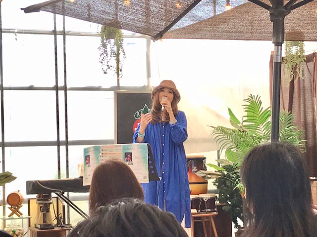 不定期でライブ開催中。園内ご利用のお客様ならどなたでも観覧無料です。スケジュールはHPまたはFBをチェック!_ポンポン山ストロベリー(Pon Pon YAMA Strawberry)