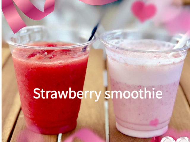 いちごたっぷりを使用したスムージーが人気です。_ポンポン山ストロベリー(Pon Pon YAMA Strawberry)
