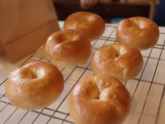 ツヤツヤの焼き上がり_パン教室リヒト