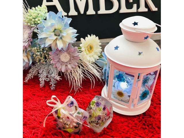 Amber〜琥珀〜
JCPAハーバリウムスペシャルインストラクターが、指導させて頂きます♪
満足できるハーバリウムが作れちゃいます^_−☆_Amber〜琥珀〜