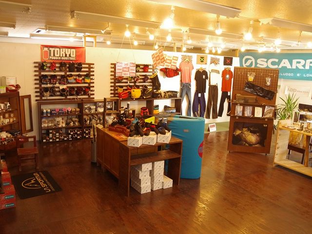 充実のショップ_クライミングジムゼロ 水戸店