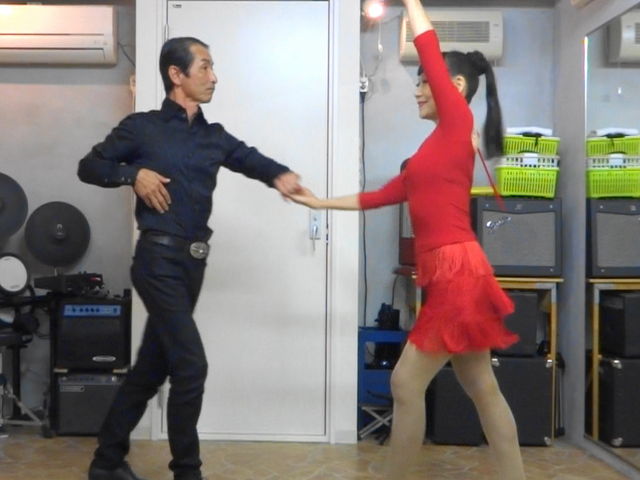 VRメタバース体験・サルサダンス・ギターボーカル教室・レンタル空間