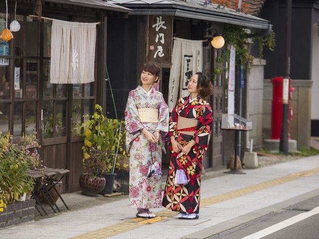 会津で人気の観光スポット「七日町通り」。江戸時代〜昭和のレトロな雰囲気が味わる_会津着物レンタル鶴雅
