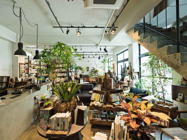 教室の1Fは新刊書店ROUTE BOOKS_ROUTEpottery