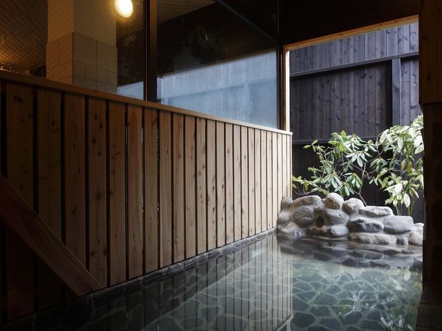 タイル浴場 露天風呂_湯川温泉笑函館屋