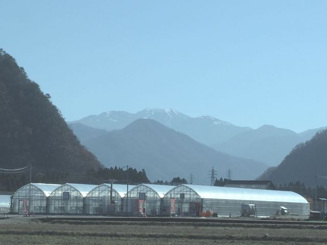 いちごファームHakusan
奥に白山が見えます。_いちごファーム Hakusan