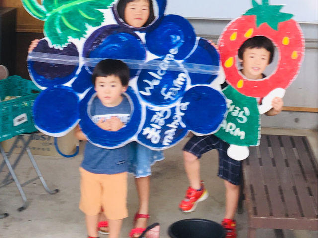 顔ハメ看板してみたり_鏡野いちご園