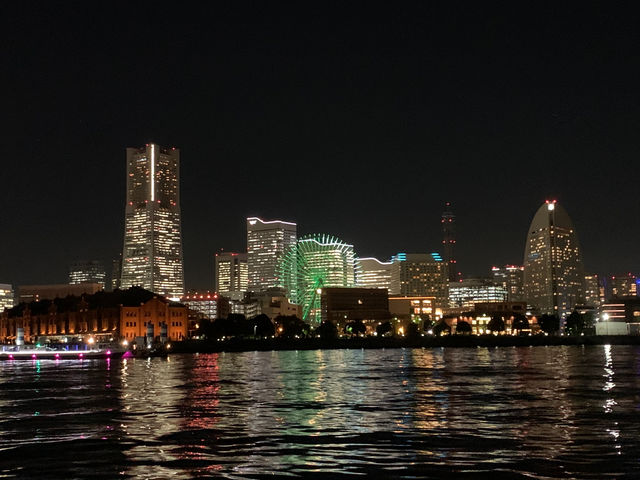 みなとみらいの美しい夜景です☆写真よりも綺麗ですよ!_adeam