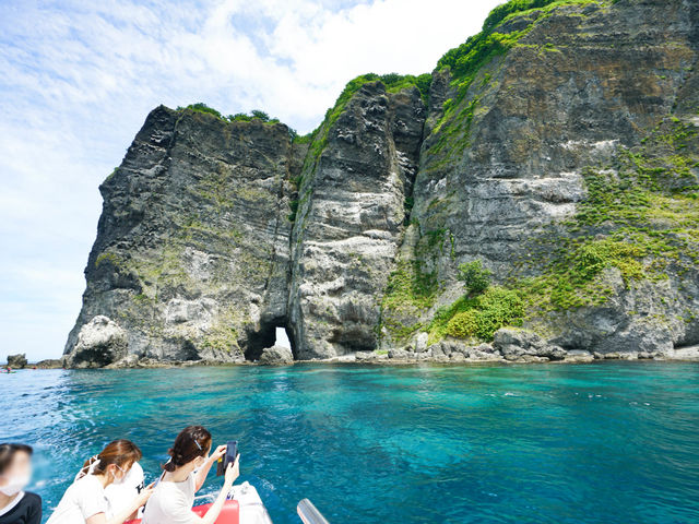 北海道小樽のコバルトブルーの海と絶景!_小樽青の洞窟 わくわくクルージング