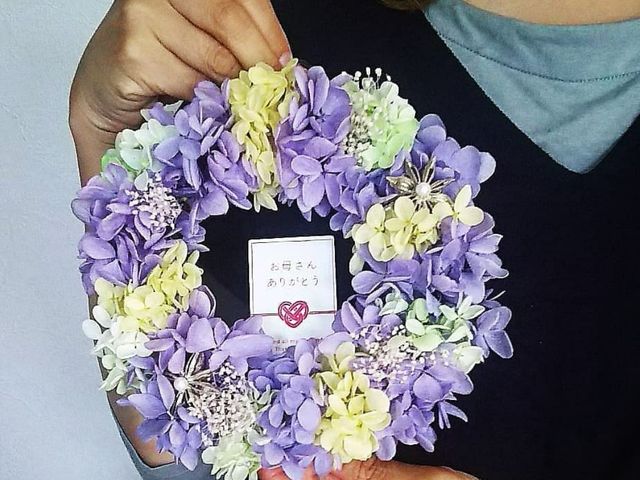 お母さまに送るリースをお作りに。_Flower room Blue rela