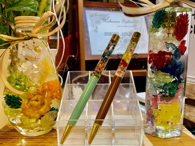 ハーバリウム瓶2本 3800円
3本 5000円
ボールペン 2本 3000円
3本 3800円
お2人ならシェア出来ます♪_アデル アトリエ