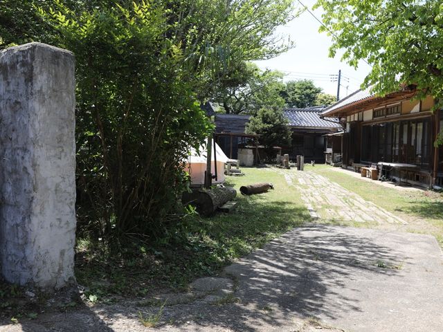 農園の近くには園主が営む民宿もあります_Hennery Farm