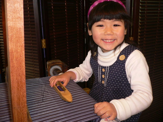お子様から年齢問わず
楽しんで頂けます_海峡いやしの風 縞美人 小倉織物工房