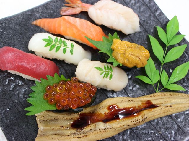 本格的な江戸前にぎり寿司を楽しく作れます!_うめもり寿司学校お寿司作り体験
