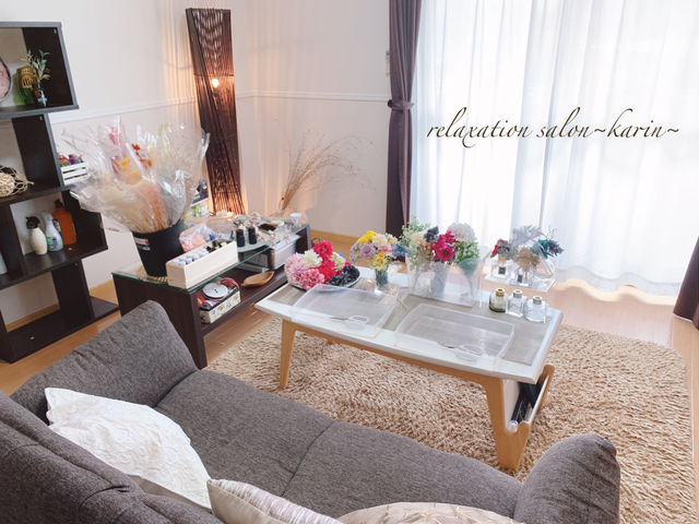 アロマの香りに包まれ、ソファでゆったり制作して頂けます♪_relaxation salon~karin~