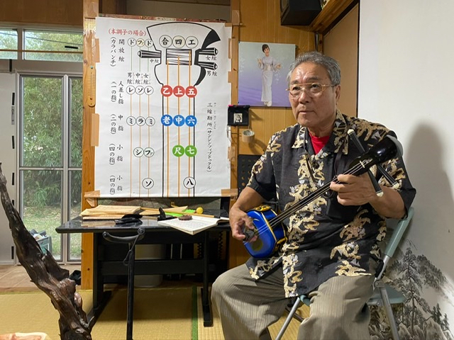 三味線の基本から優しく丁寧に教えます_古宇利島 喜納三味線体験教室