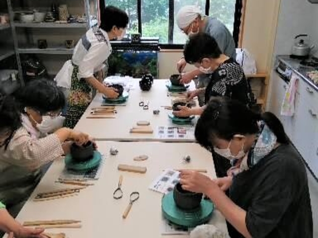 グループで手びねり体験「抹茶茶碗」作り_悠山窯「高ボッチ陶芸倶楽部」