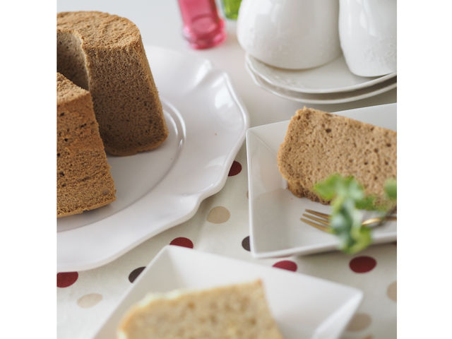 シフォンケーキのお味はプレーン・アールグレイ・カフェオレの3種類からお選びいただけます♪_cake&bread**CHIFFON**